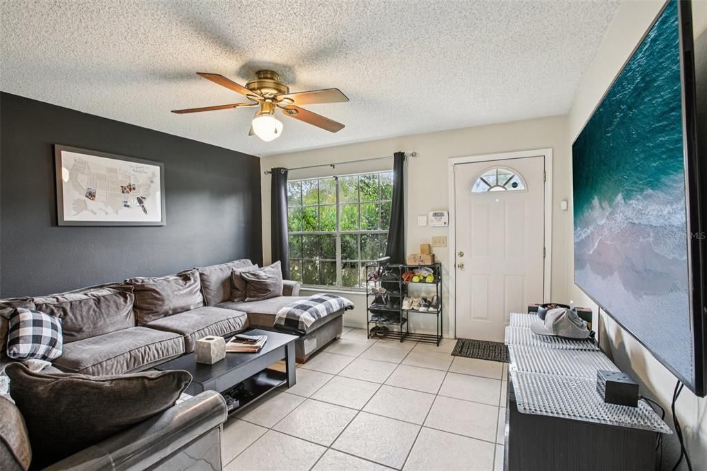 待售: $238,000 (2 贝兹, 2 浴室, 1288 平方英尺)