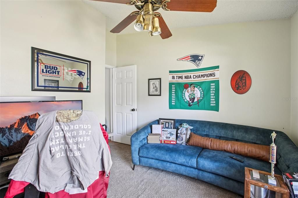 待售: $238,000 (2 贝兹, 2 浴室, 1288 平方英尺)