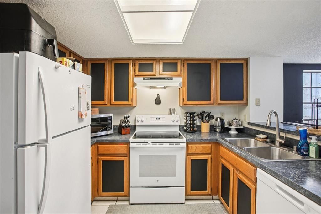 待售: $238,000 (2 贝兹, 2 浴室, 1288 平方英尺)