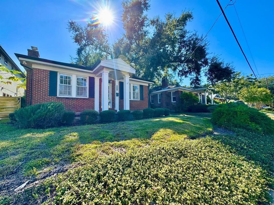 For Rent: $3,500 (3 beds, 1 baths, 1350 Square Feet)