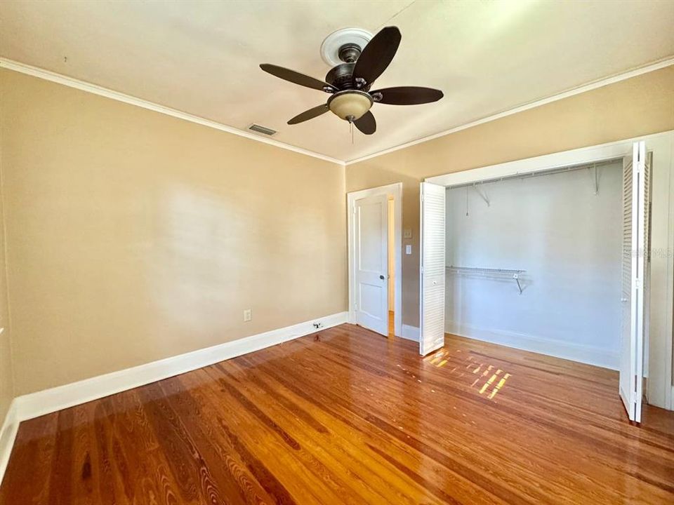 For Rent: $3,500 (3 beds, 1 baths, 1350 Square Feet)