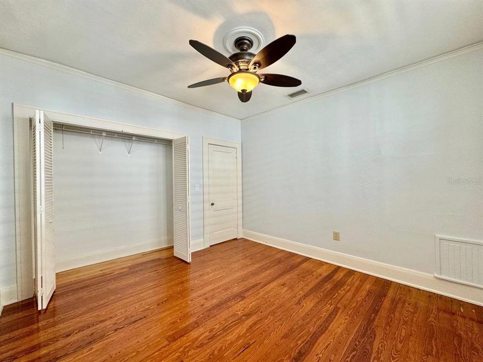 For Rent: $3,500 (3 beds, 1 baths, 1350 Square Feet)