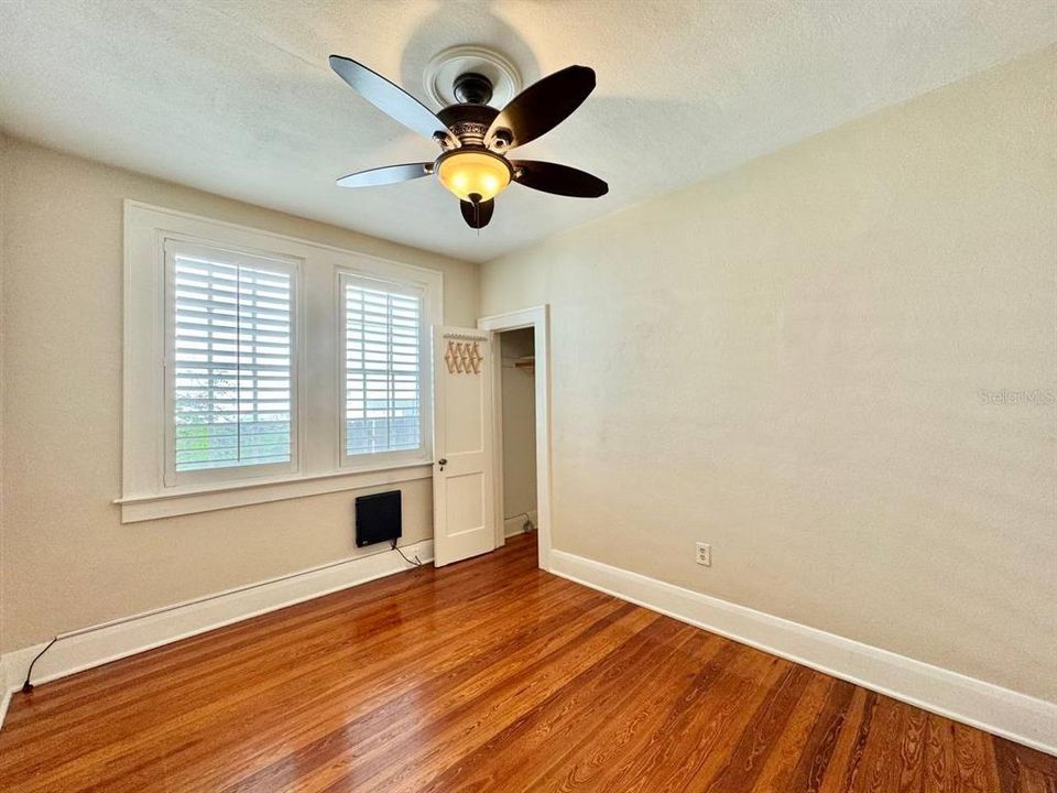 For Rent: $3,500 (3 beds, 1 baths, 1350 Square Feet)