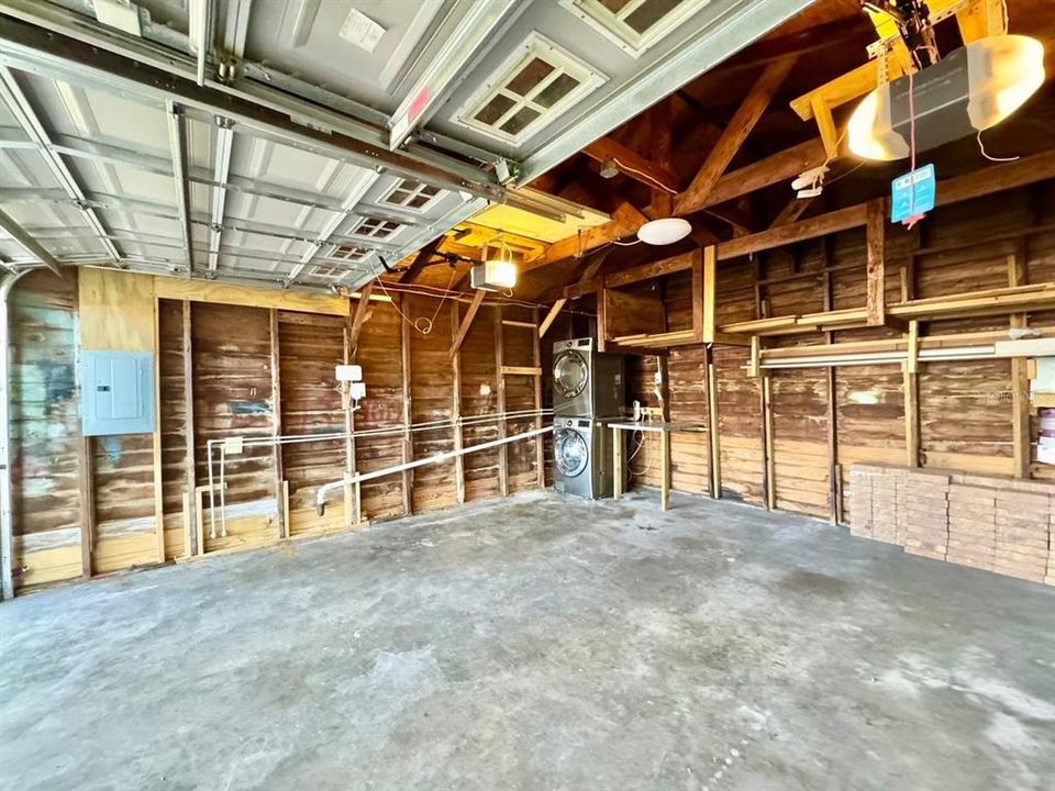 For Rent: $3,500 (3 beds, 1 baths, 1350 Square Feet)