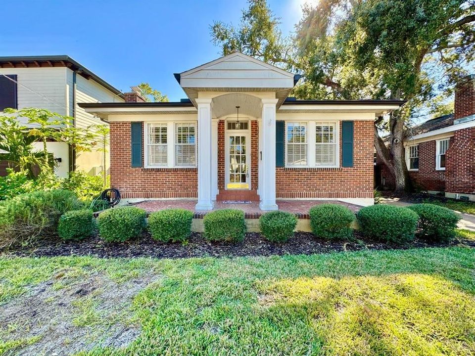 For Rent: $3,500 (3 beds, 1 baths, 1350 Square Feet)