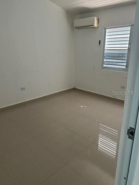 出租: $2,500 (4 贝兹, 2 浴室, 1825 平方英尺)