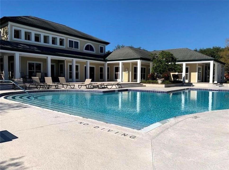 For Sale: $199,000 (1 beds, 1 baths, 738 Square Feet)