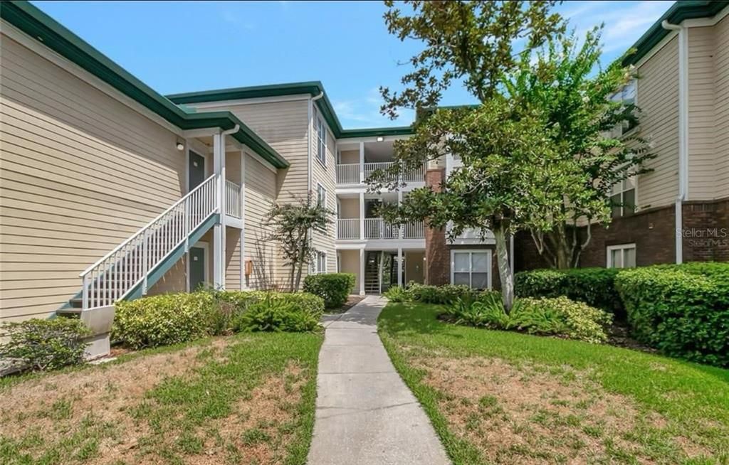 For Sale: $199,000 (1 beds, 1 baths, 738 Square Feet)