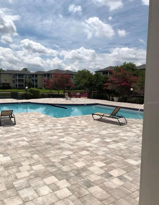 For Sale: $199,000 (1 beds, 1 baths, 738 Square Feet)