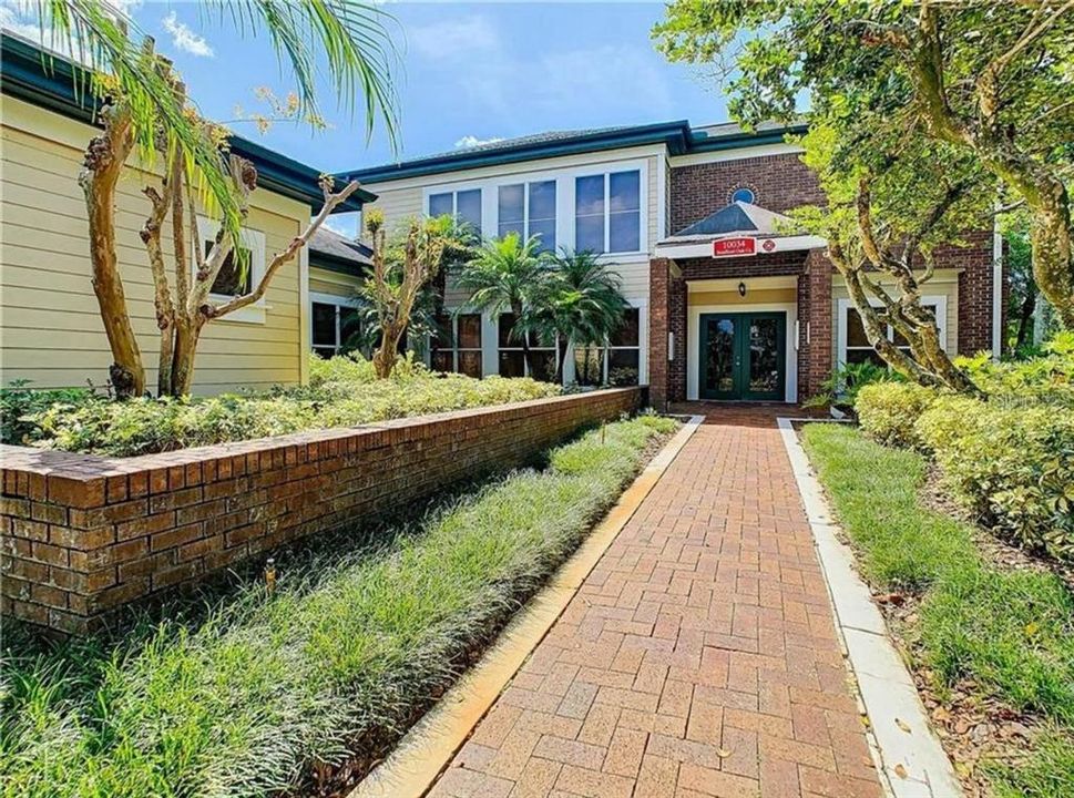 For Sale: $199,000 (1 beds, 1 baths, 738 Square Feet)