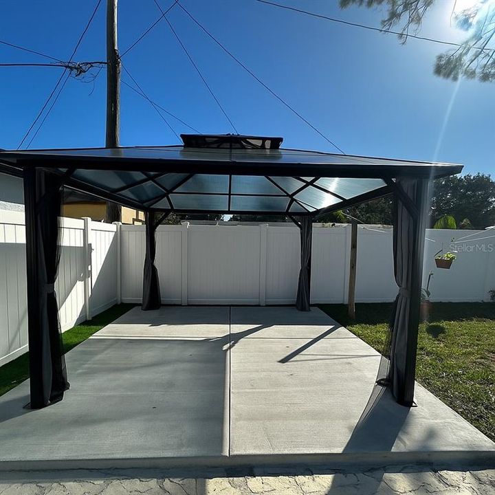 Active With Contract: $2,500 (3 beds, 1 baths, 1174 Square Feet)