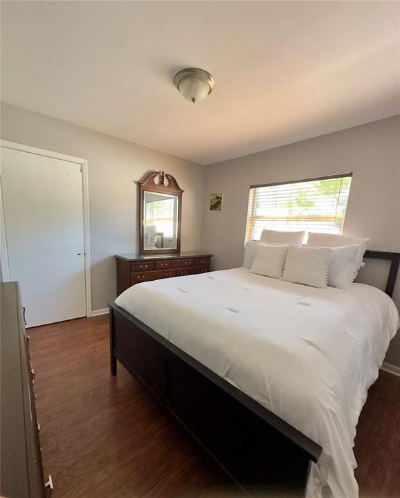 Active With Contract: $2,500 (3 beds, 1 baths, 1174 Square Feet)