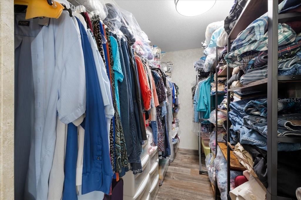 For Sale: $325,000 (3 beds, 2 baths, 1512 Square Feet)