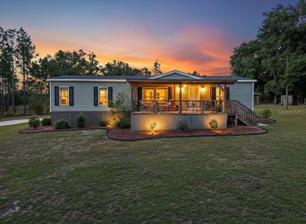 For Sale: $325,000 (3 beds, 2 baths, 1512 Square Feet)