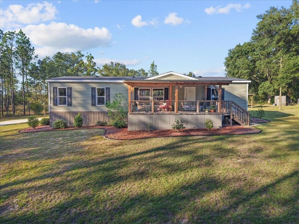 For Sale: $325,000 (3 beds, 2 baths, 1512 Square Feet)