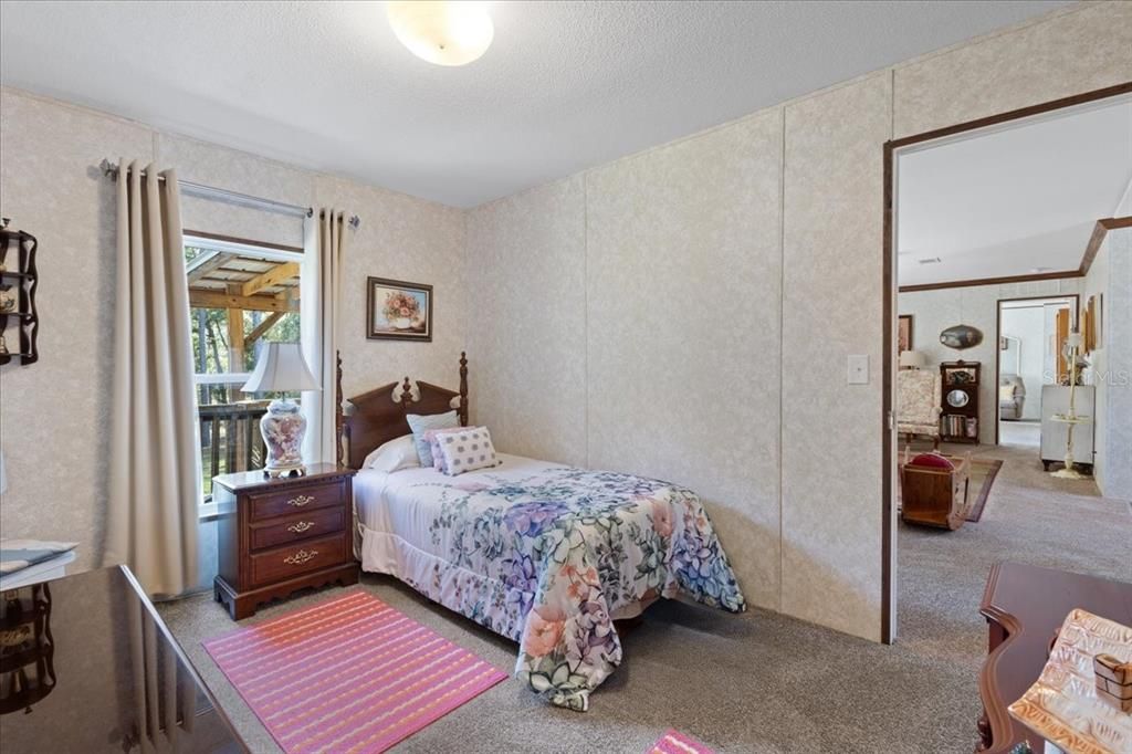 For Sale: $325,000 (3 beds, 2 baths, 1512 Square Feet)