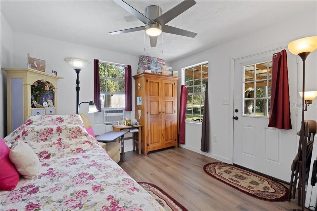 For Sale: $325,000 (3 beds, 2 baths, 1512 Square Feet)