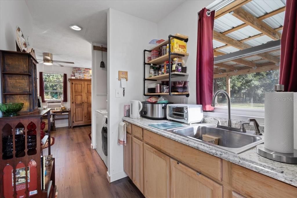 For Sale: $325,000 (3 beds, 2 baths, 1512 Square Feet)