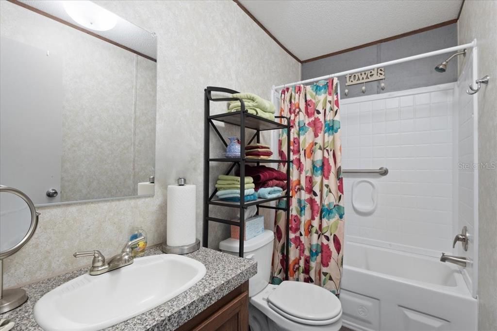 For Sale: $325,000 (3 beds, 2 baths, 1512 Square Feet)