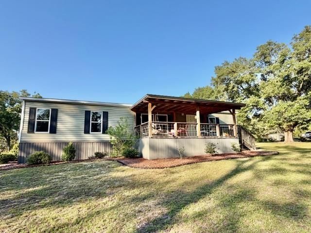 For Sale: $325,000 (3 beds, 2 baths, 1512 Square Feet)