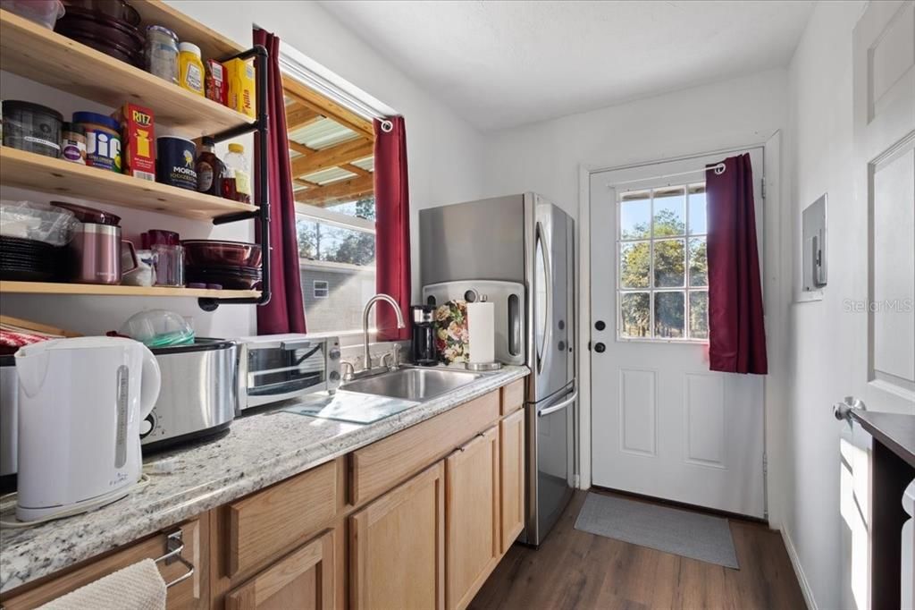 For Sale: $325,000 (3 beds, 2 baths, 1512 Square Feet)