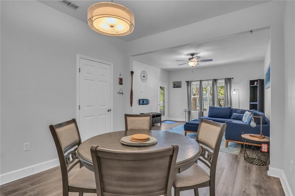 For Rent: $2,800 (2 beds, 2 baths, 1261 Square Feet)