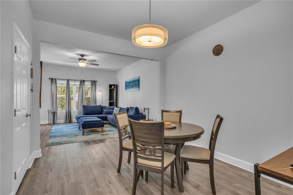 For Rent: $2,800 (2 beds, 2 baths, 1261 Square Feet)