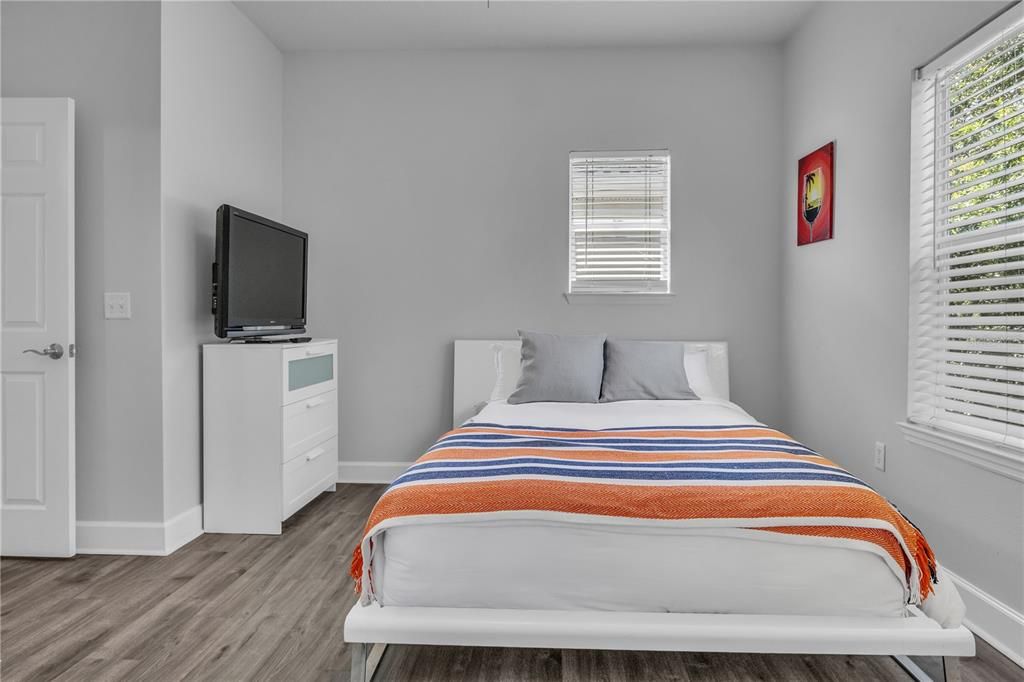 For Rent: $2,800 (2 beds, 2 baths, 1261 Square Feet)