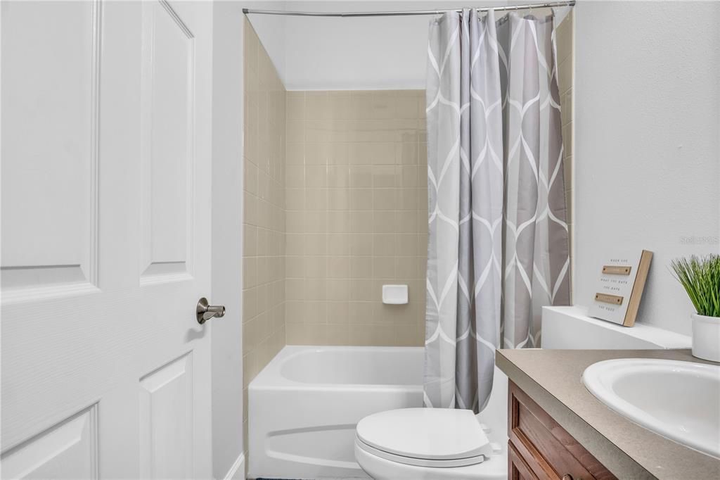 For Rent: $2,800 (2 beds, 2 baths, 1261 Square Feet)