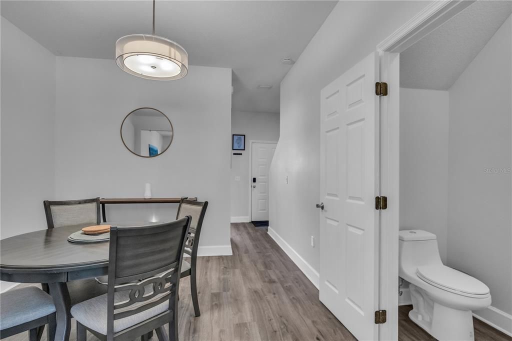 For Rent: $2,800 (2 beds, 2 baths, 1261 Square Feet)