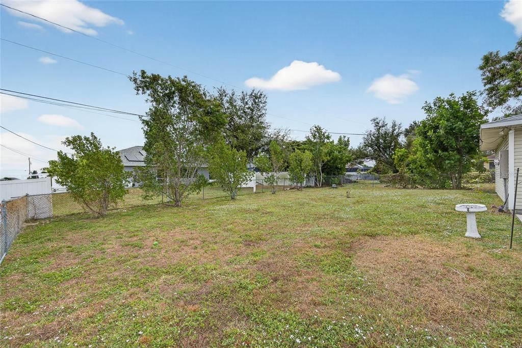 For Sale: $215,000 (3 beds, 1 baths, 1144 Square Feet)