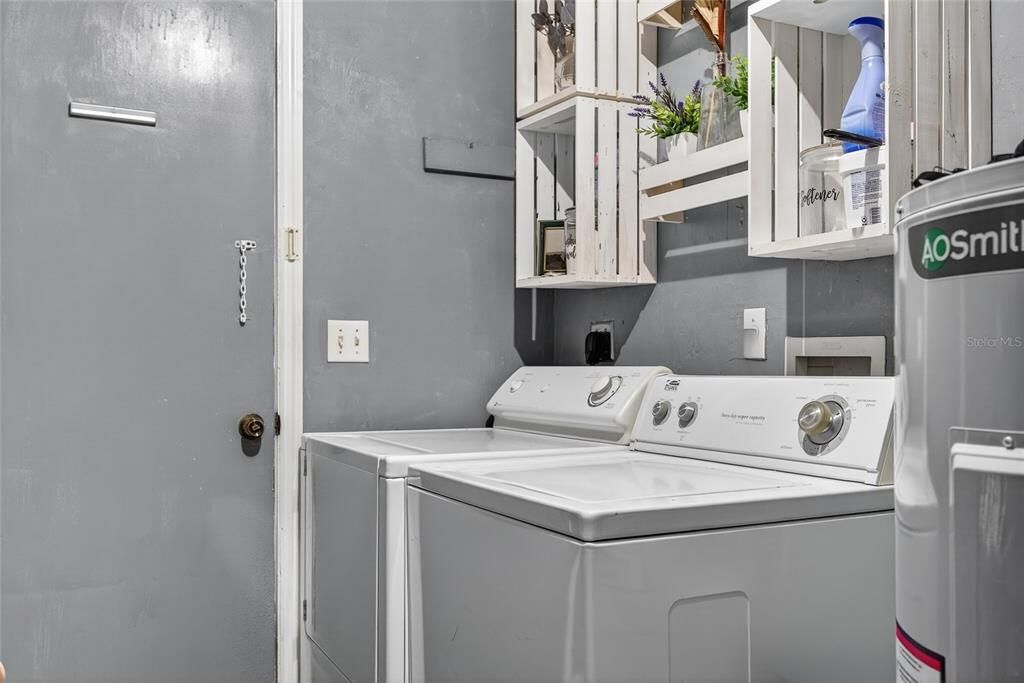 For Sale: $215,000 (3 beds, 1 baths, 1144 Square Feet)