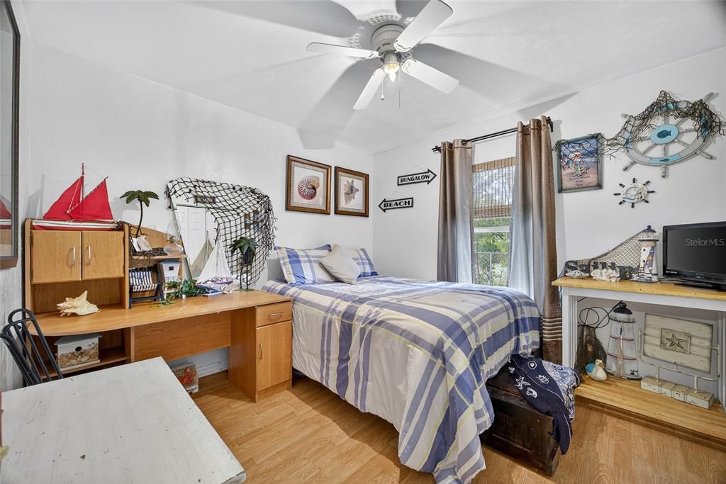 For Sale: $215,000 (3 beds, 1 baths, 1144 Square Feet)