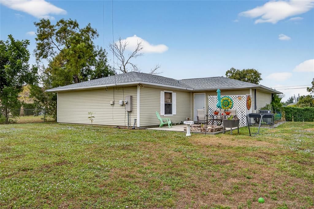 For Sale: $215,000 (3 beds, 1 baths, 1144 Square Feet)