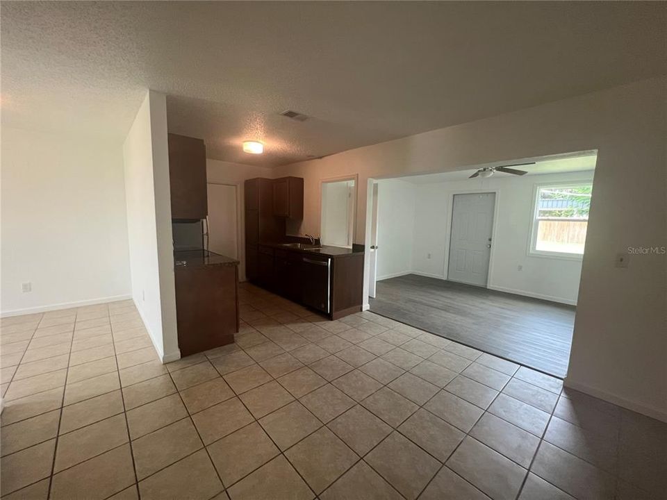 For Rent: $1,625 (3 beds, 2 baths, 1067 Square Feet)