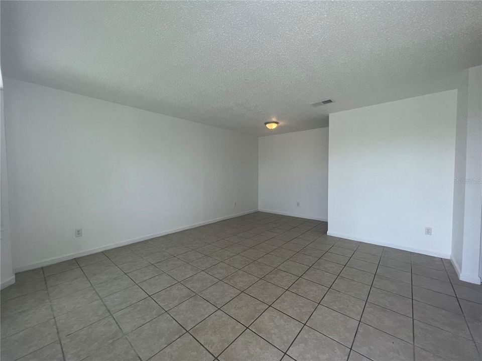 For Rent: $1,625 (3 beds, 2 baths, 1067 Square Feet)