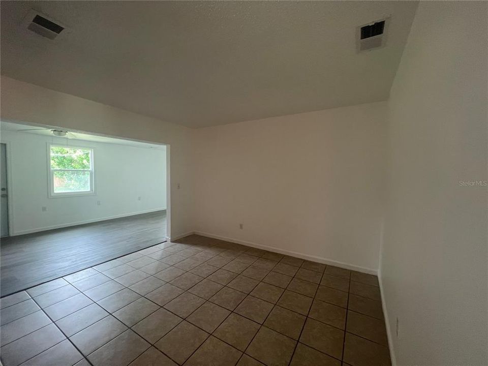 For Rent: $1,625 (3 beds, 2 baths, 1067 Square Feet)