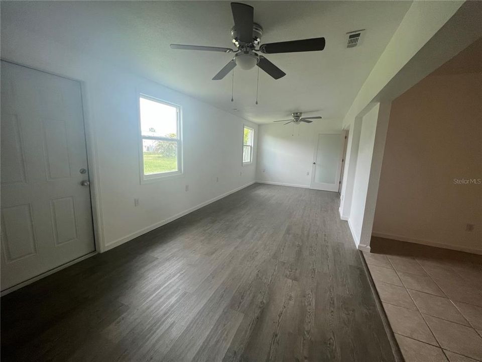 For Rent: $1,625 (3 beds, 2 baths, 1067 Square Feet)