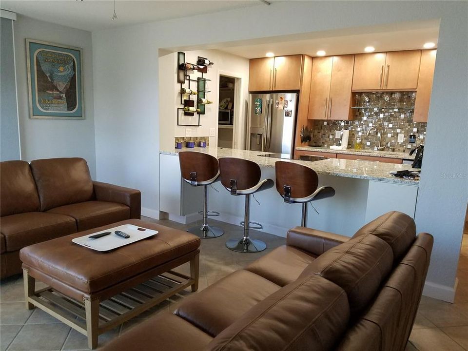 For Rent: $4,000 (1 beds, 1 baths, 860 Square Feet)