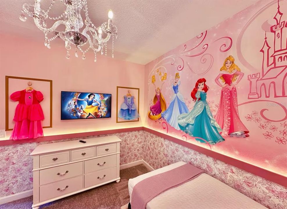 For Sale: $644,990 (5 beds, 4 baths, 2168 Square Feet)