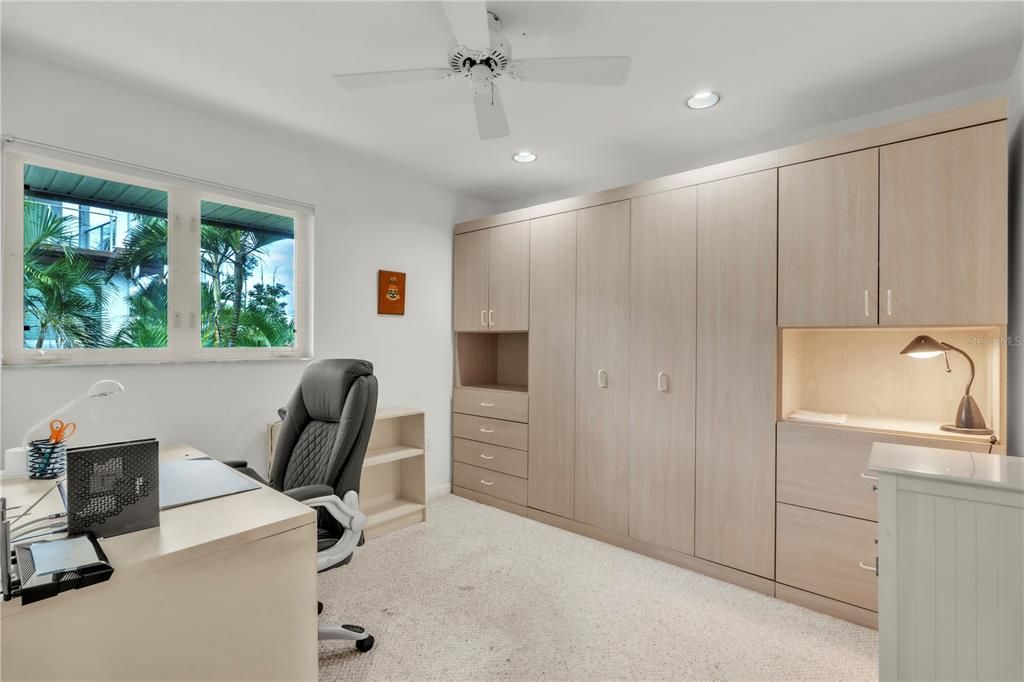 For Sale: $2,695,000 (3 beds, 2 baths, 2800 Square Feet)