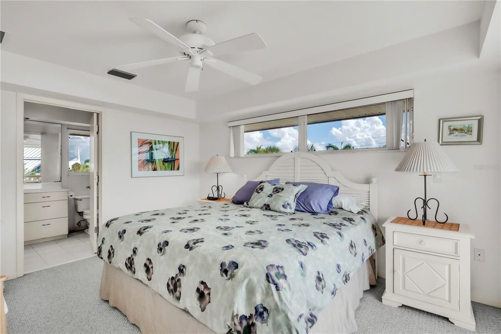 For Sale: $2,695,000 (3 beds, 2 baths, 2800 Square Feet)