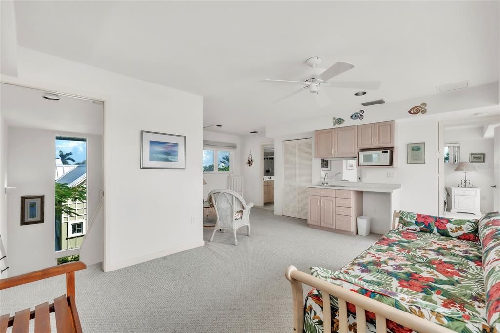 For Sale: $2,695,000 (3 beds, 2 baths, 2800 Square Feet)