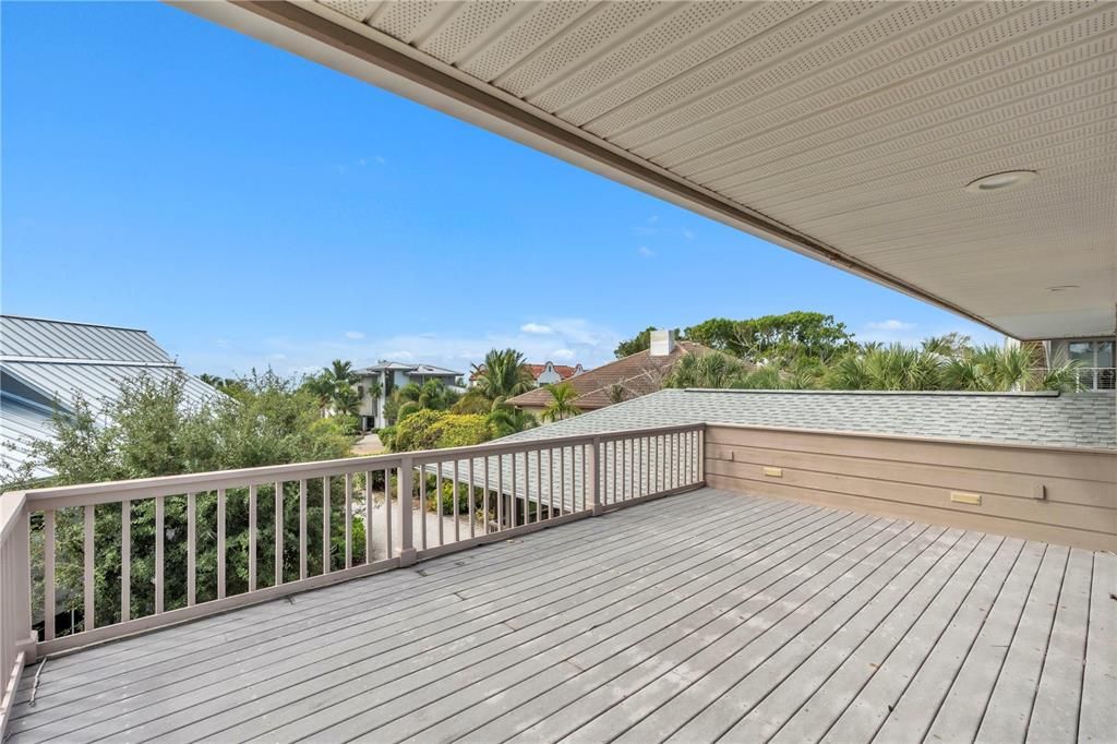 For Sale: $2,695,000 (3 beds, 2 baths, 2800 Square Feet)