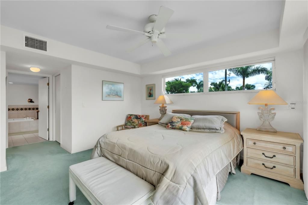 For Sale: $2,695,000 (3 beds, 2 baths, 2800 Square Feet)