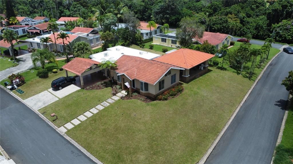 На продажу: $575,000 (3 спален, 3 ванн, 1245 Квадратных фут)