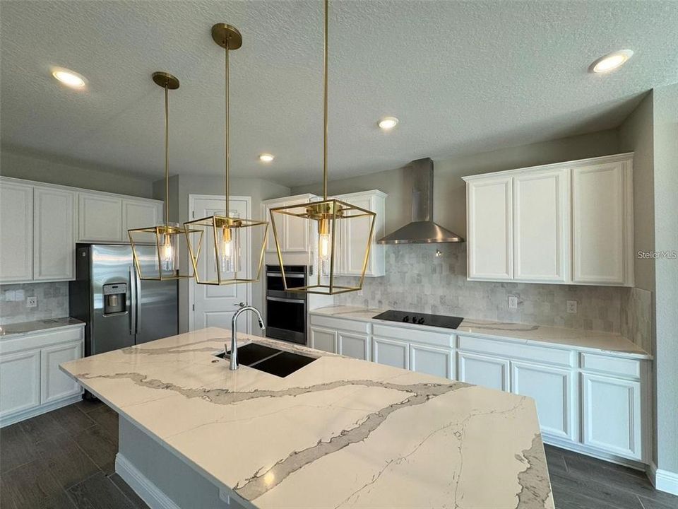 В аренду: $2,700 (4 спален, 3 ванн, 2205 Квадратных фут)