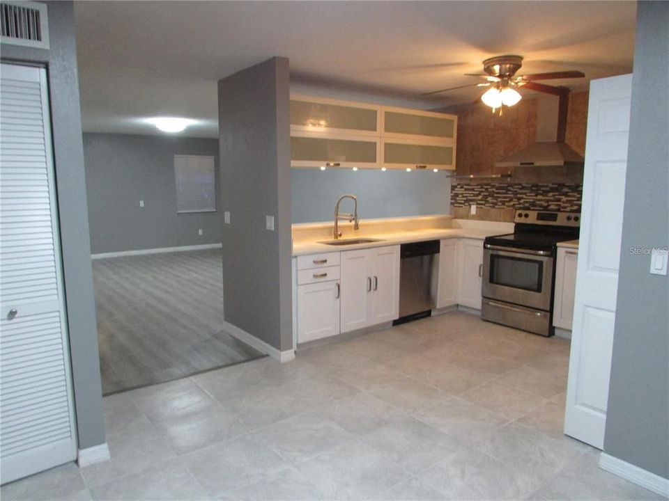 For Rent: $1,995 (3 beds, 2 baths, 1314 Square Feet)