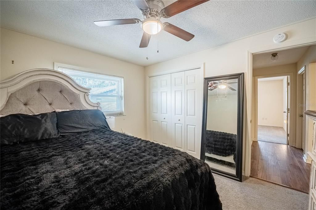 Под контрактом: $389,900 (4 спален, 2 ванн, 1761 Квадратных фут)