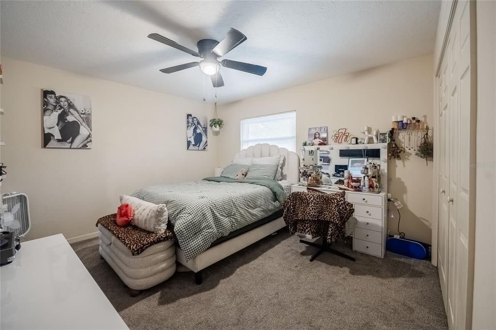 Под контрактом: $389,900 (4 спален, 2 ванн, 1761 Квадратных фут)